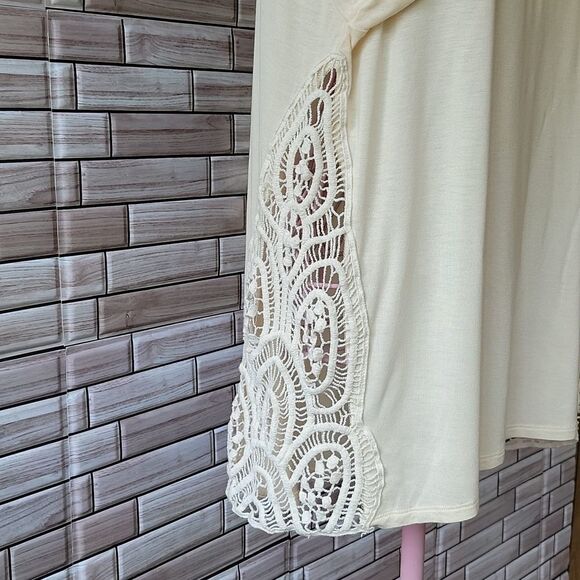 Hem & Thread rayon blouse Size L - Picture 4 of 7